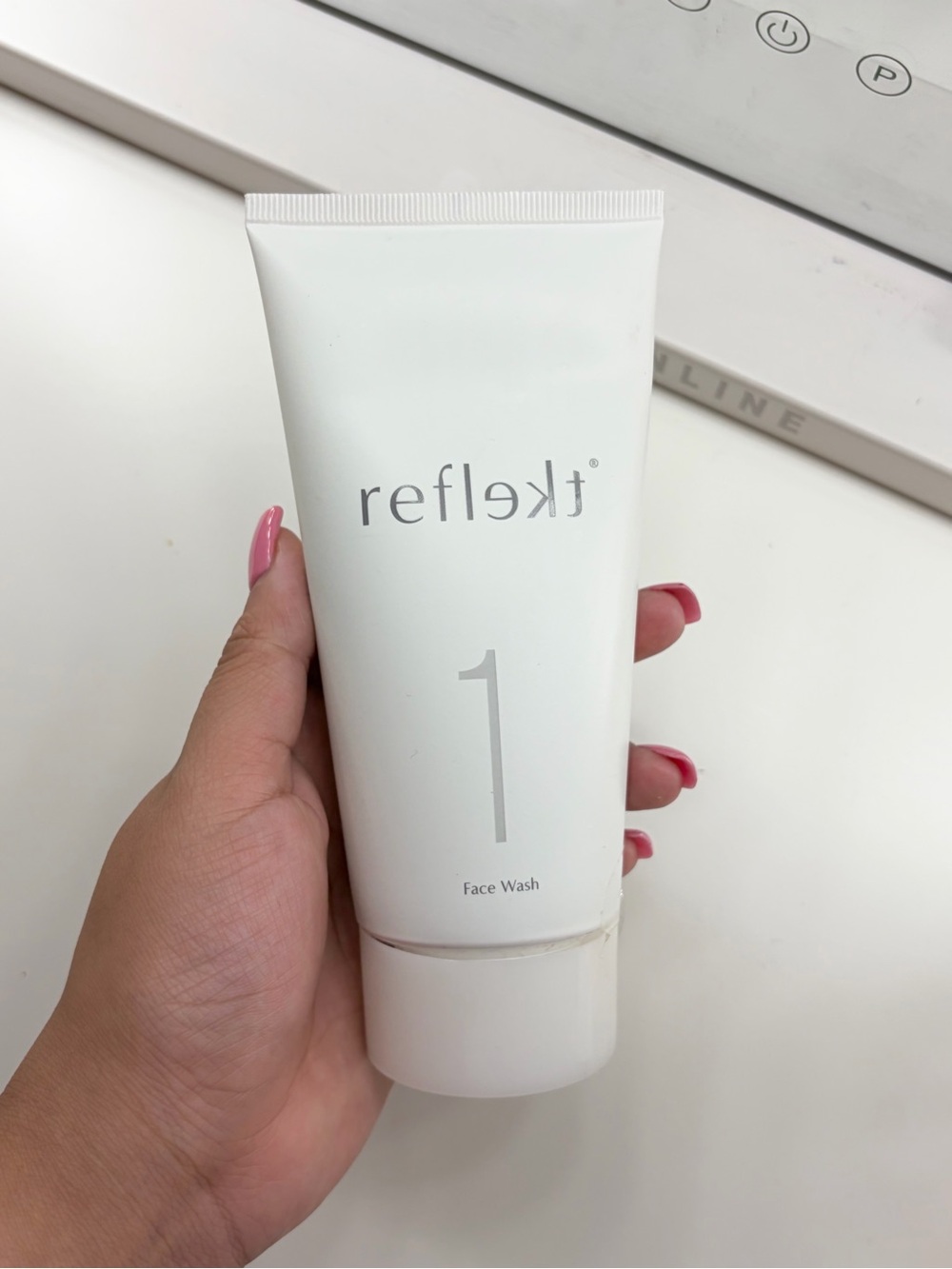 Reflekt 1 Daily Exfoliating Face Wash